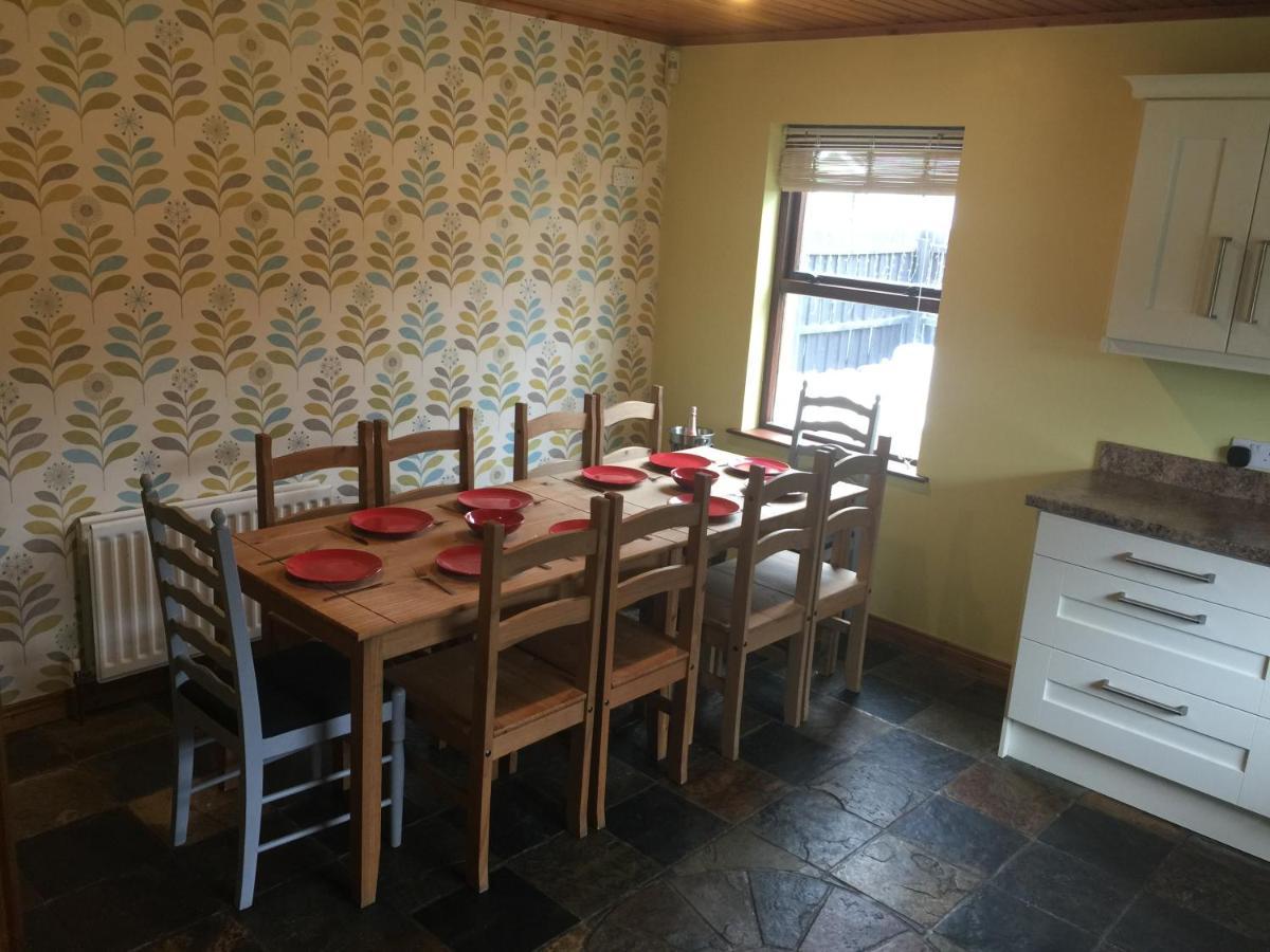 Holiday Home in Ballycastle - Fáinne na Cairde Esterno foto